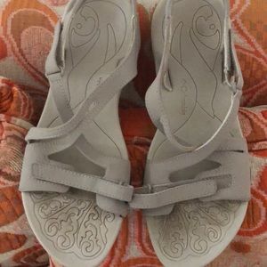 Columbia outdoor strappy sandals!